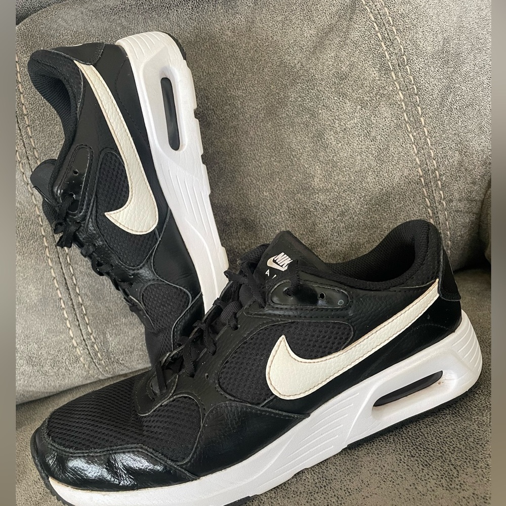 Women’s Nike Air Max SC Sneakers Size 9